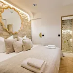 B1 Beautiful, Luxury Near Eiffel Tower Sleeps Ac