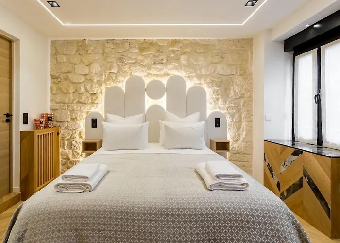 B1 Beautiful, Luxury Near Eiffel Tower Sleeps Ac