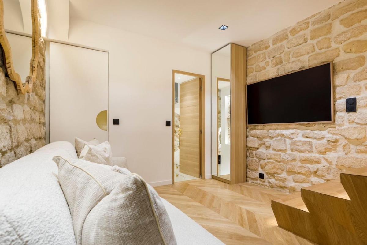 Appartement B1 Beautiful, Luxury Near Eiffel Tower Sleeps Ac Parijs